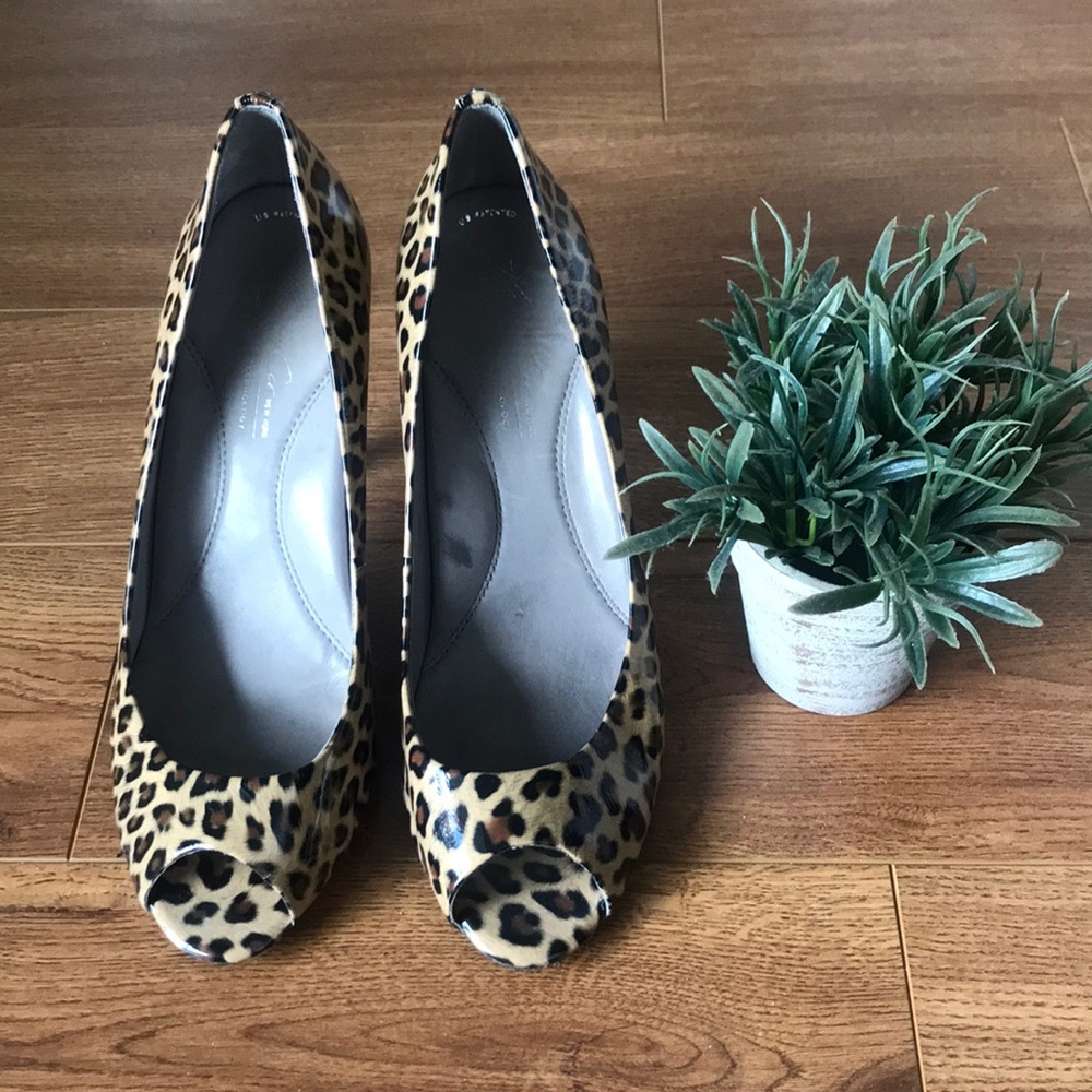 KENNETH COLE Patent Cheetah Print Heels